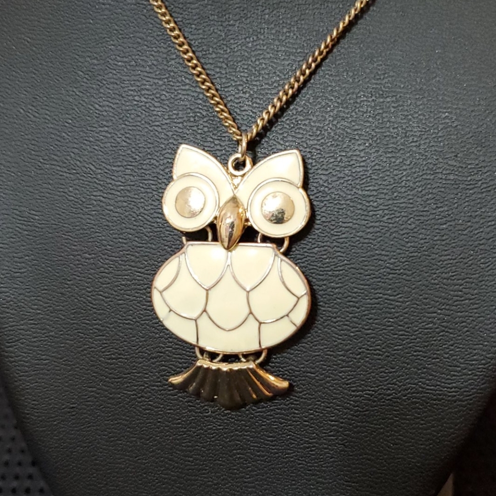 Necklace - Picture 2 of 5